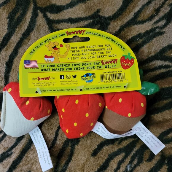 Cat Toy Yeowww! Ducky 3 Strawberries w/ Catnip .. Cat Luv!.. Ea. New! - Picture 2 of 2